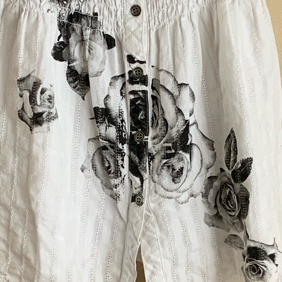 Dolled up small blouse floral black and white - Picture 4 of 5